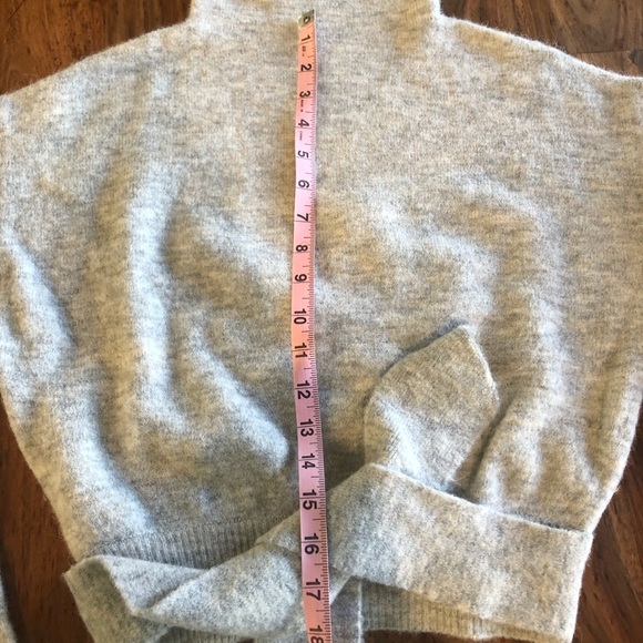COPY - Aritzia Wilfred Cropped Sweater - Picture 7 of 10